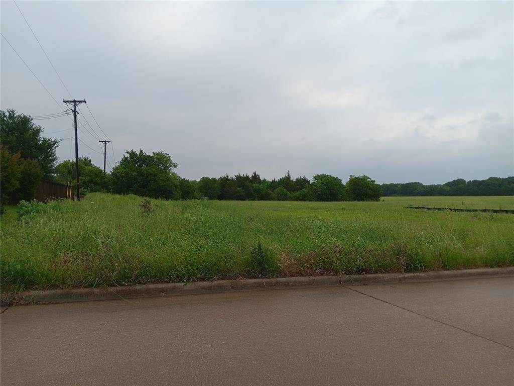 1400 W Wintergreen Road, Lancaster, TX 75134