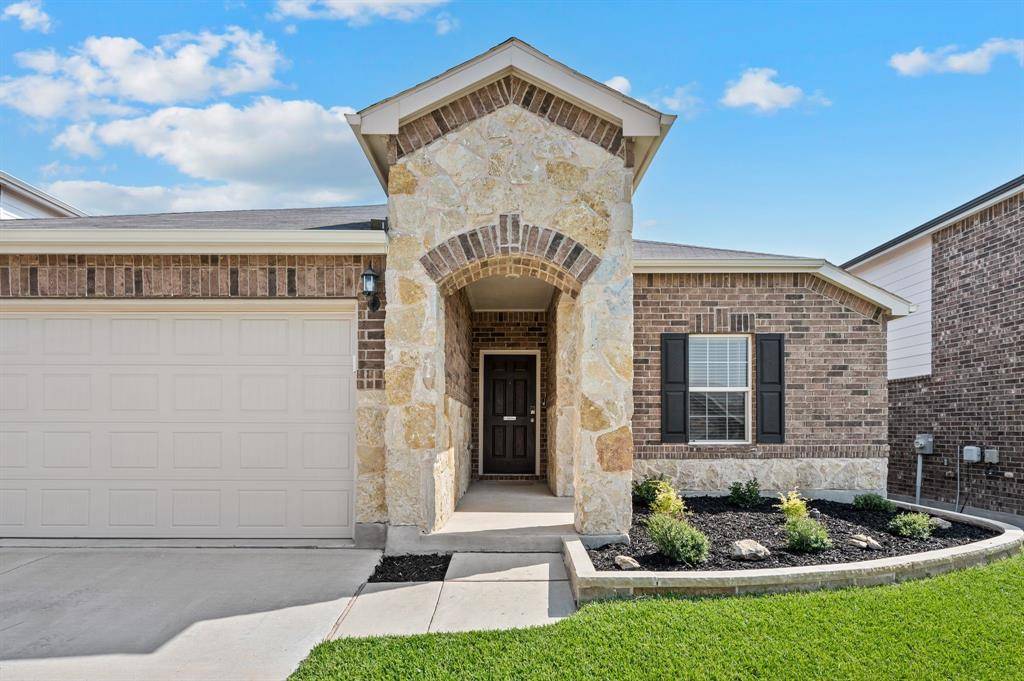 9112 Settlers Peak Road, Fort Worth, TX 76179