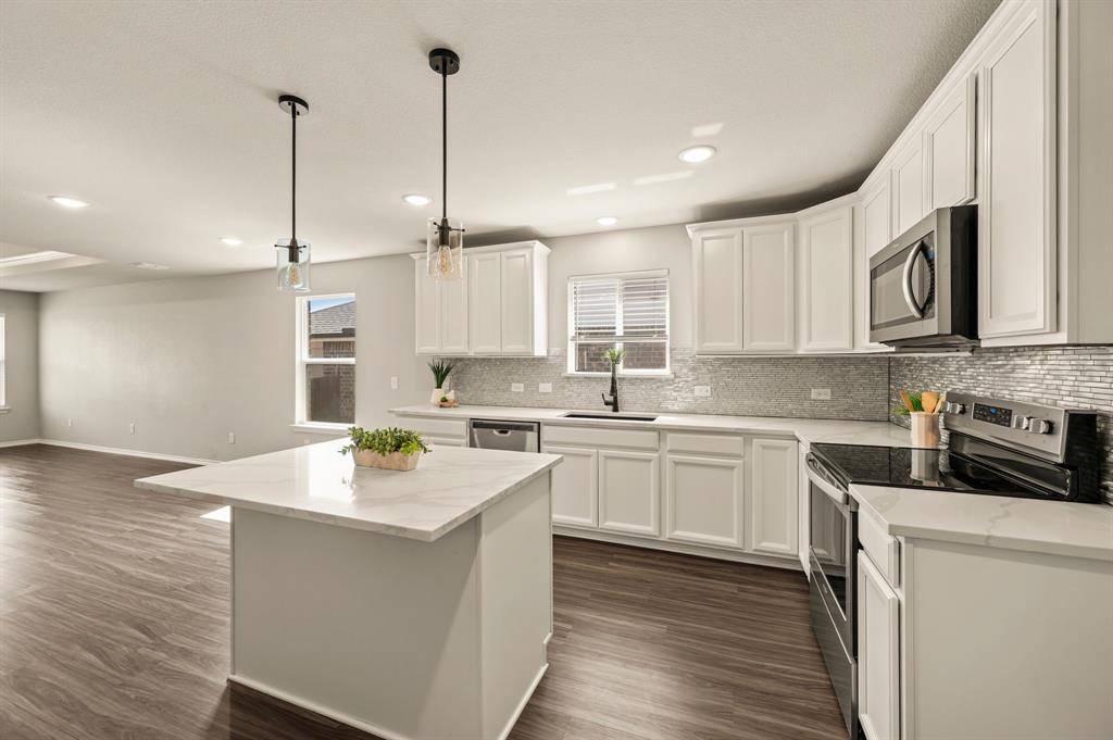 9112 Settlers Peak Road, Fort Worth, TX 76179