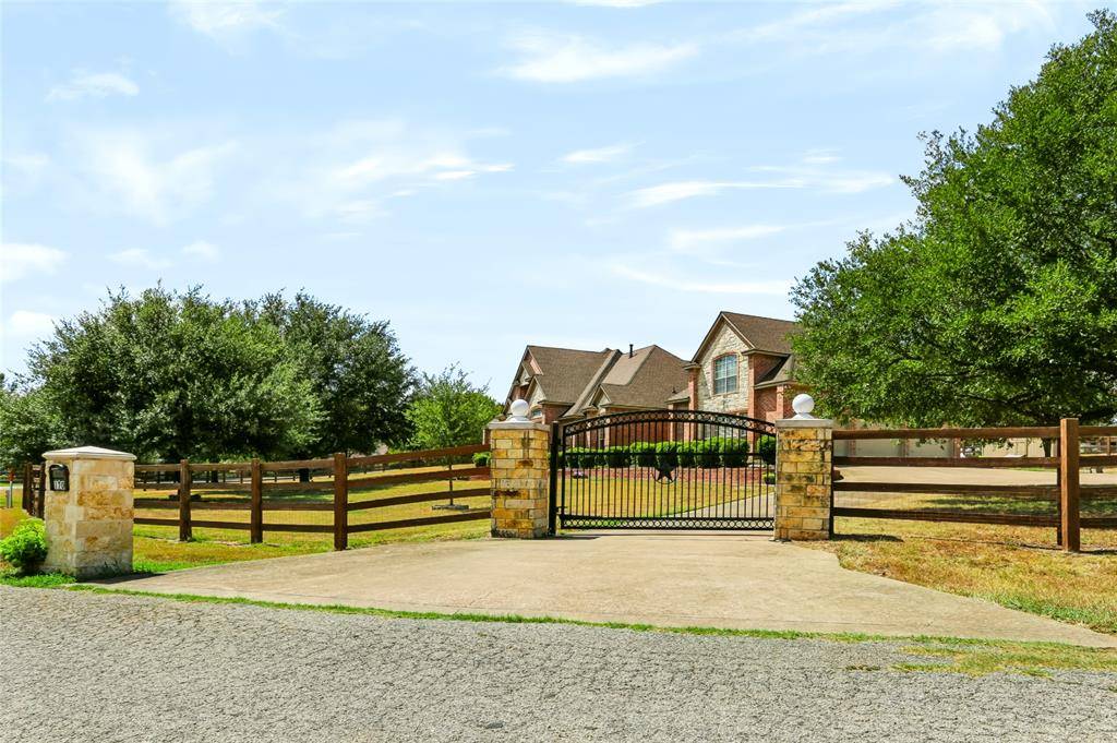 170 Park Place Circle, Cresson, TX 76035