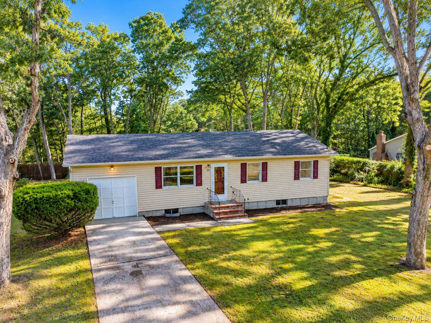50 Fanning BLVD, Riverhead, NY 11901