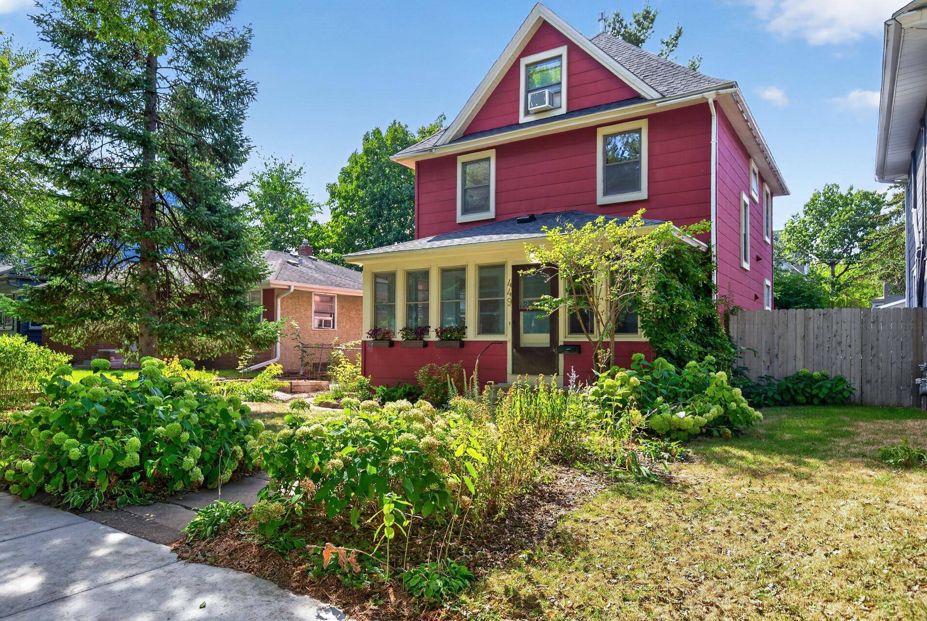 449 Herschel ST, Saint Paul, MN 55104