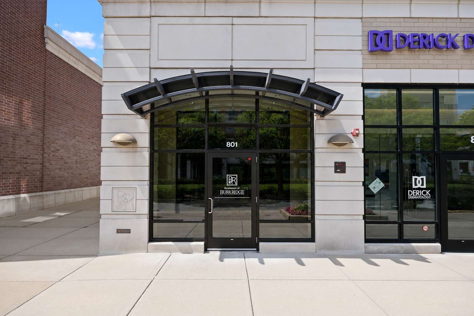 801 Village Center DR #302, Burr Ridge, IL 60527