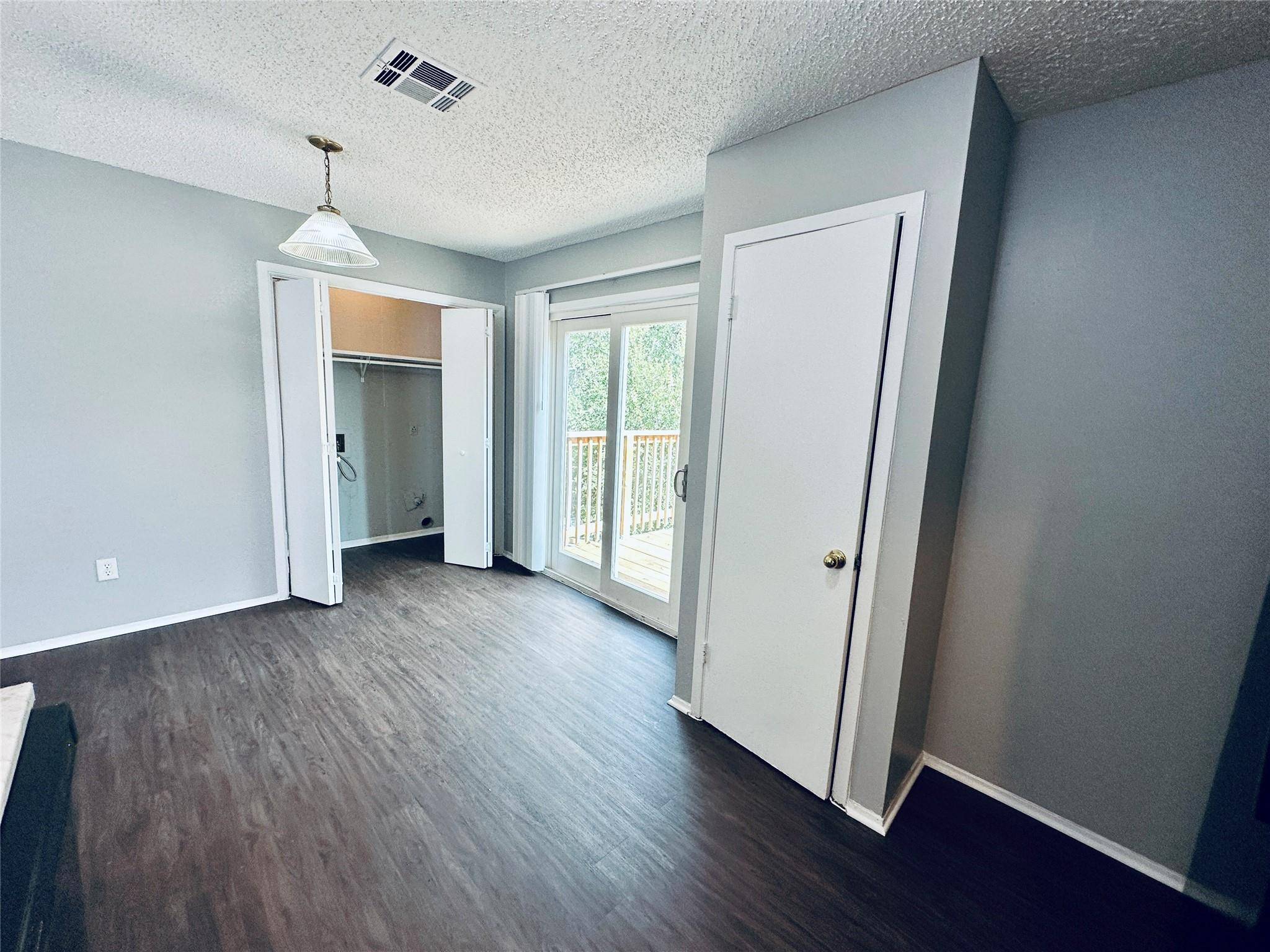 4901 Merritt CIR #D, Austin, TX 78744