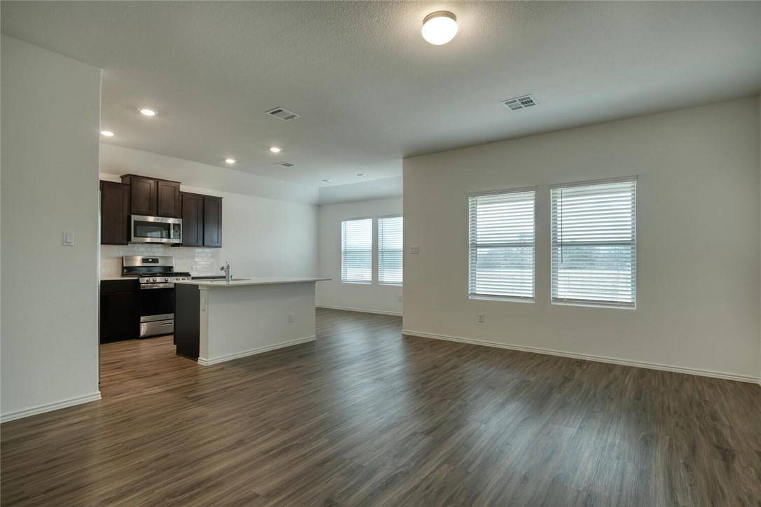 1424 Chad DR, Round Rock, TX 78665