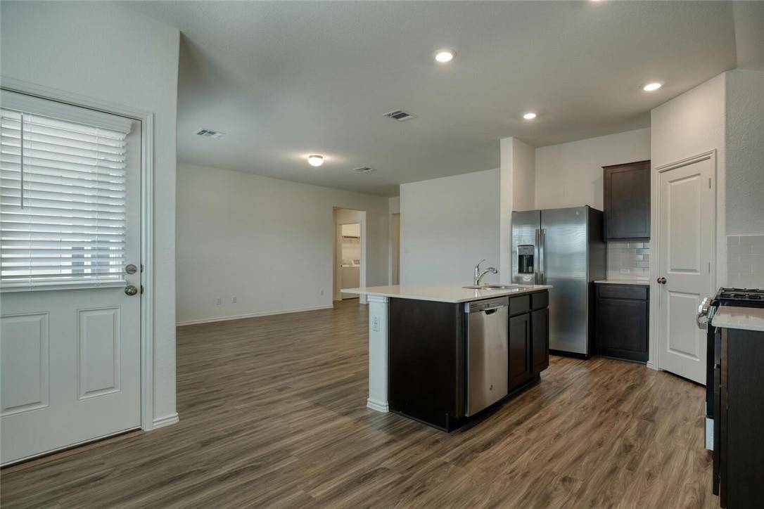 1424 Chad DR, Round Rock, TX 78665