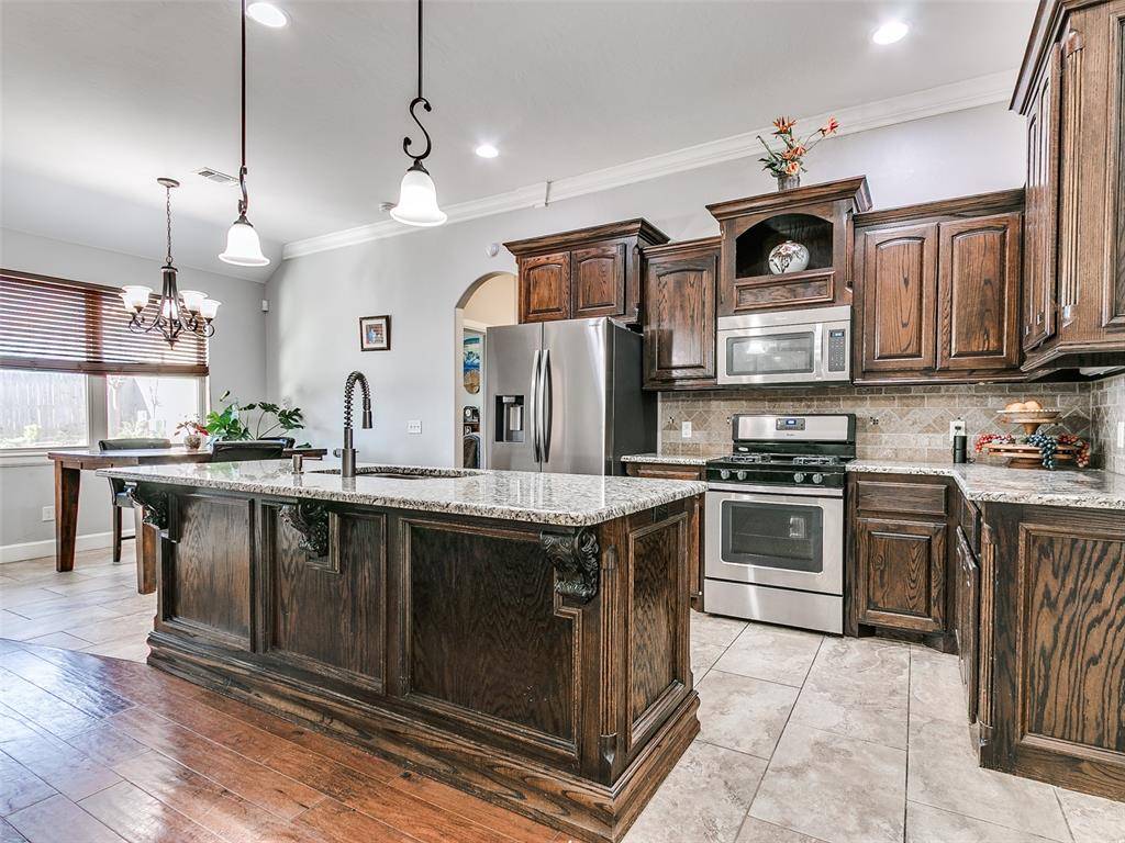 720 NE 23rd ST, Moore, OK 73160