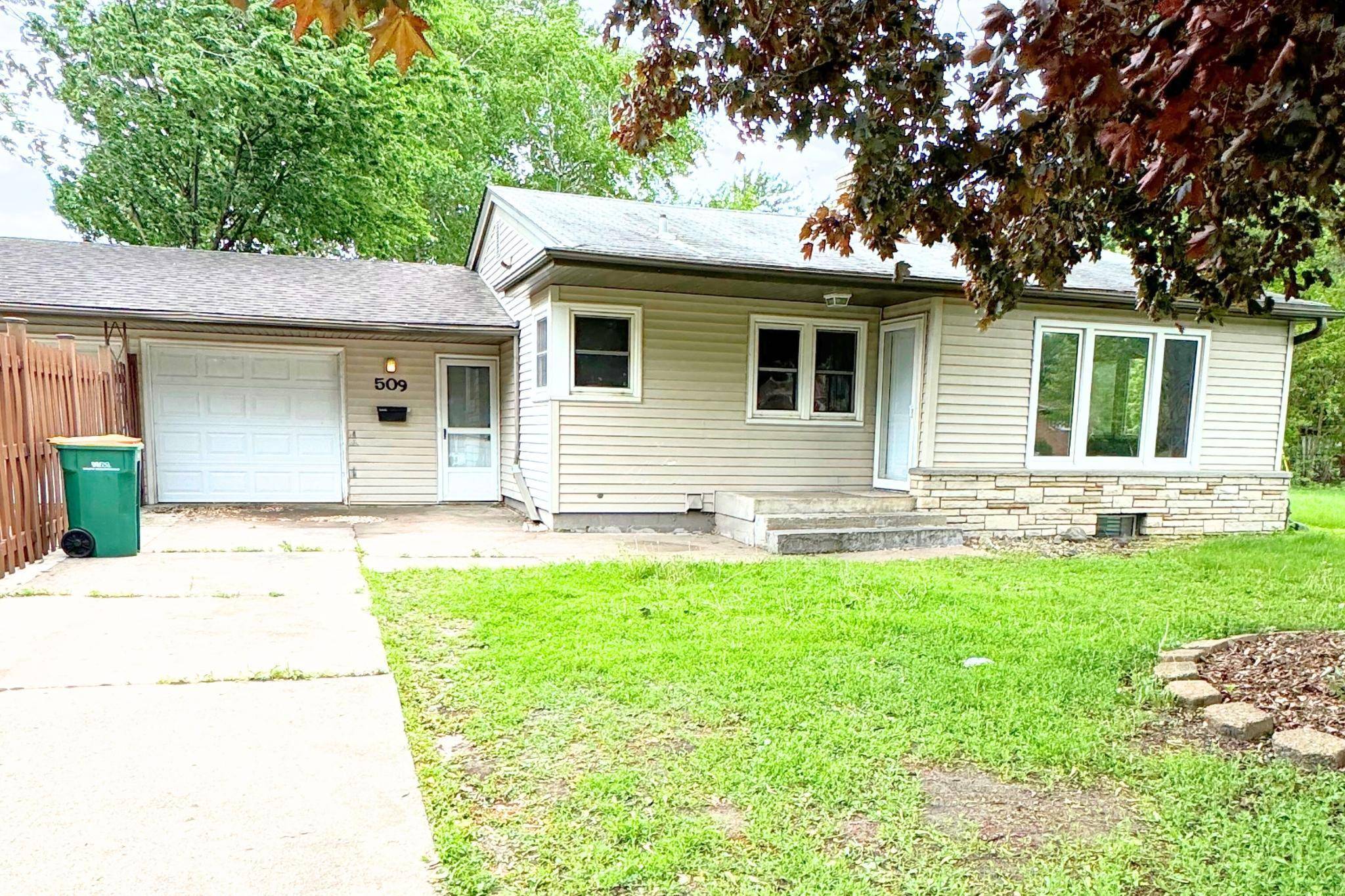 509 61st AVE N, Brooklyn Center, MN 55430