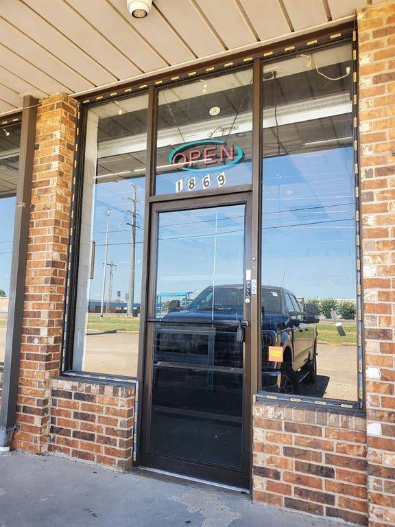 1869 N Market Street, Shreveport, LA 71107