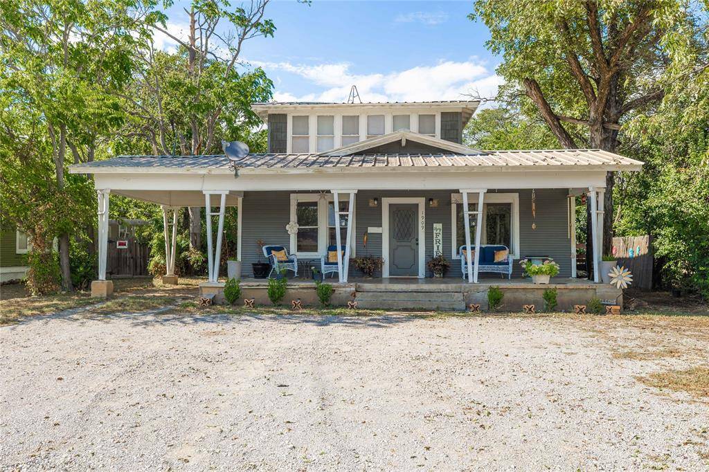 1909 Coggin Avenue, Brownwood, TX 76801