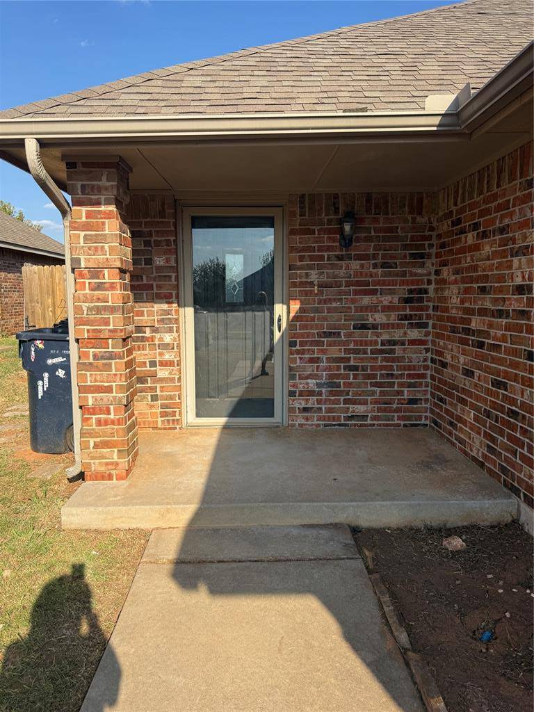 3804 Matthew DR, Yukon, OK 73099