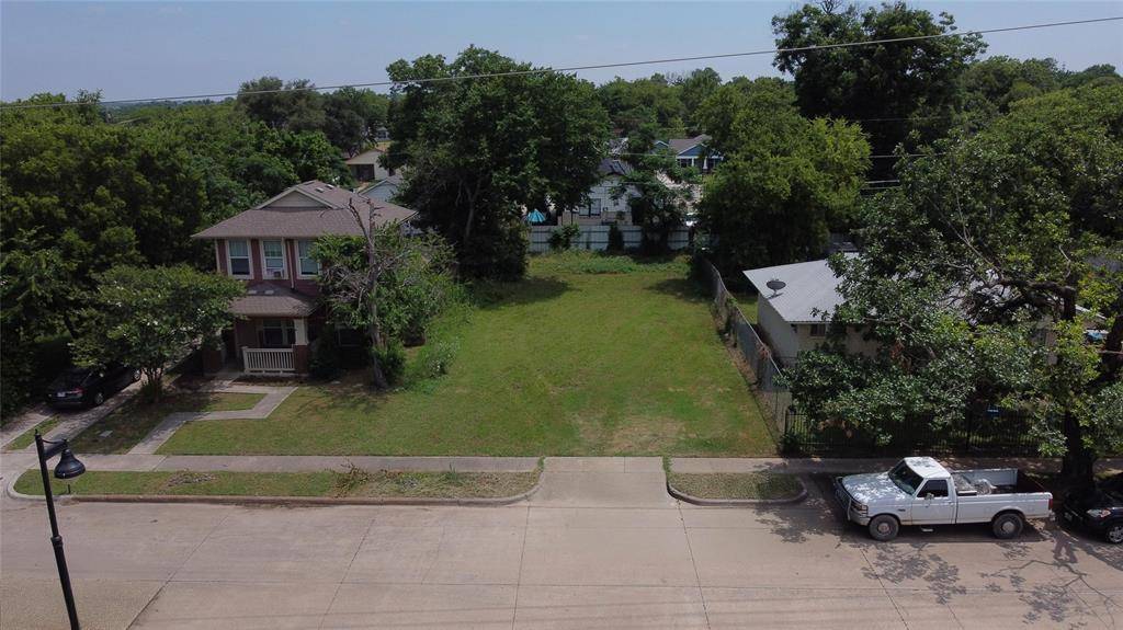 1220 E Annie Street, Fort Worth, TX 76104