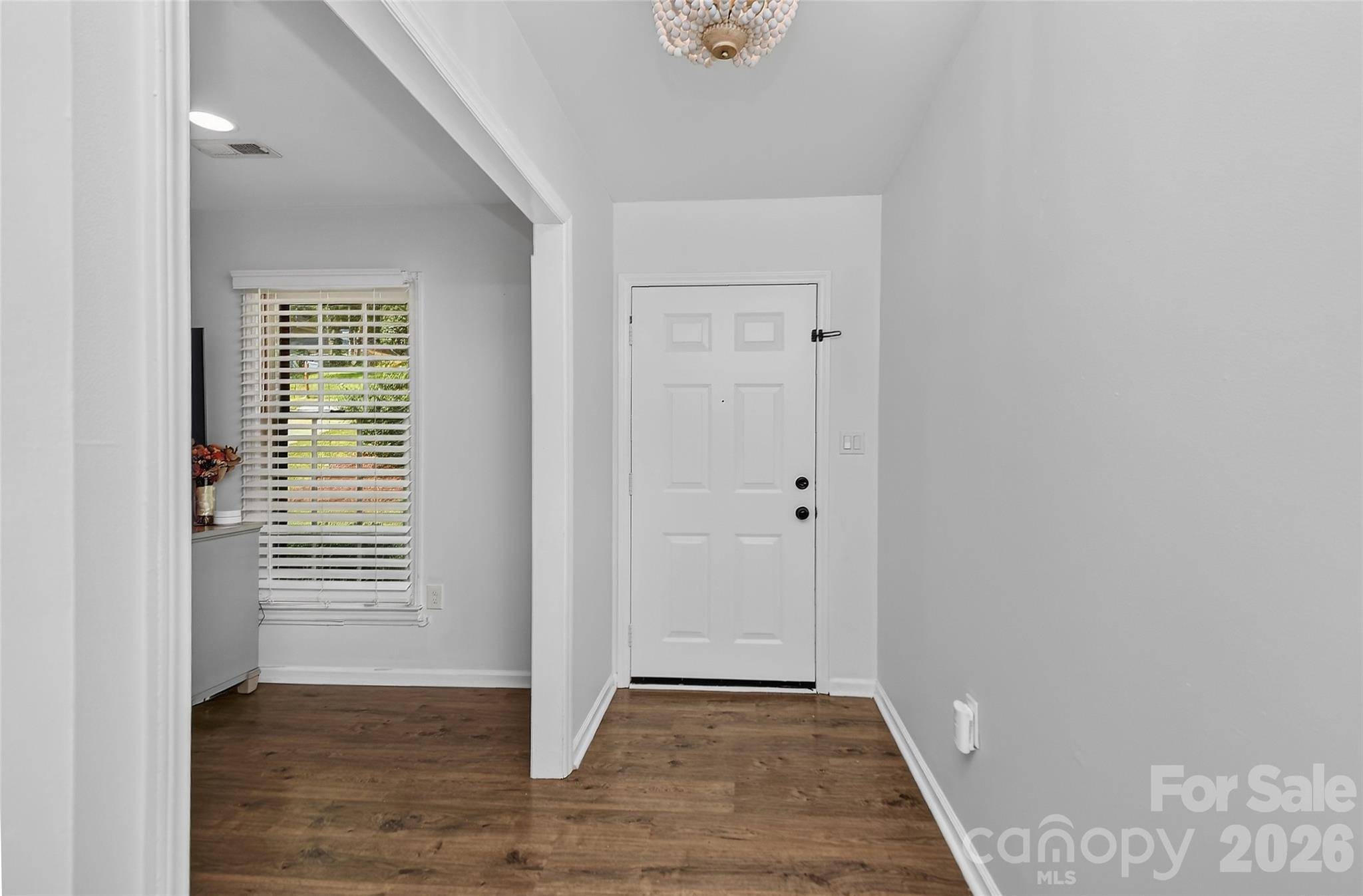 622 Silversmith LN, Charlotte, NC 28270