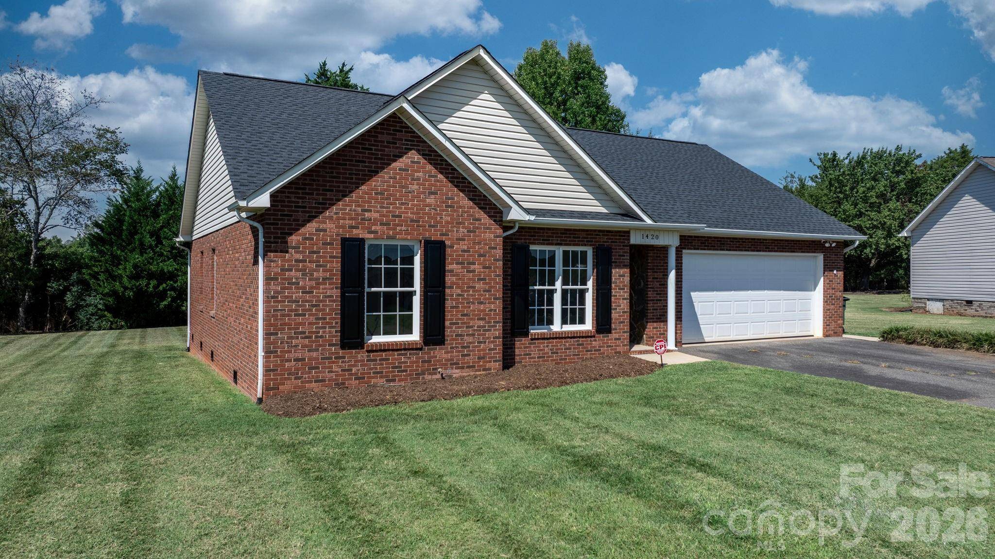 1420 Farmington Hills DR, Conover, NC 28613