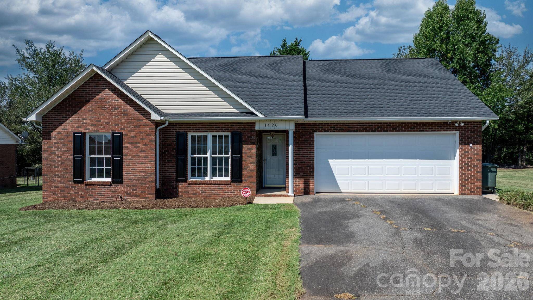 1420 Farmington Hills DR, Conover, NC 28613