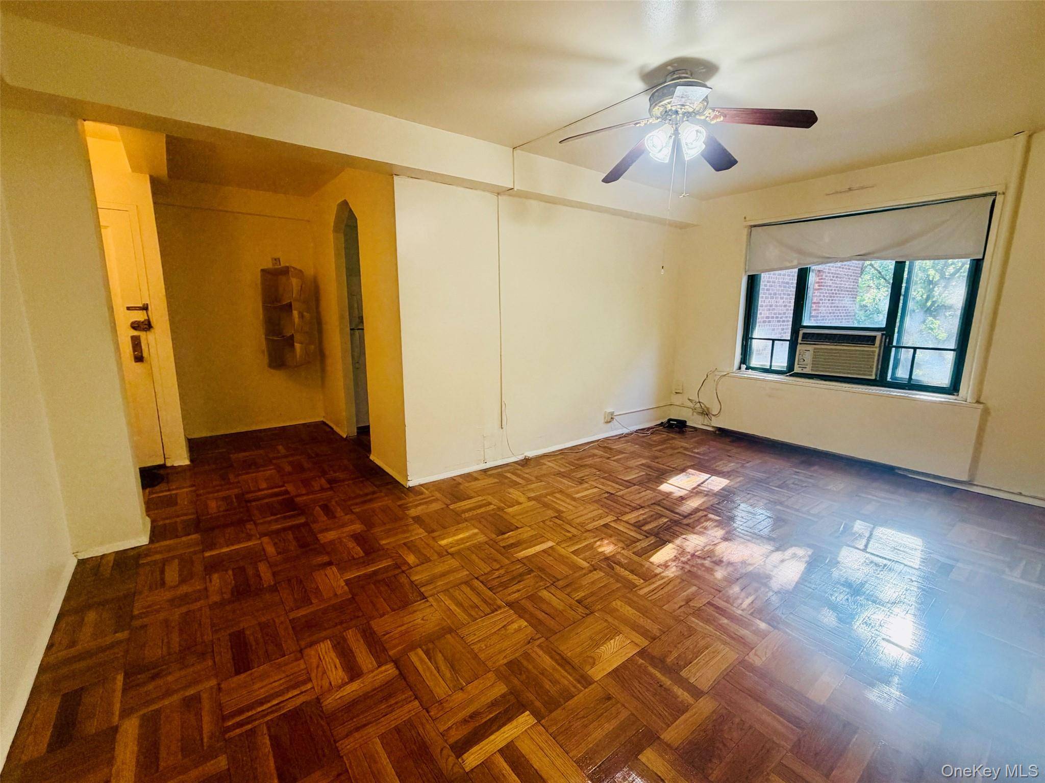 2049 McGraw AVE #6H, Bronx, NY 10462