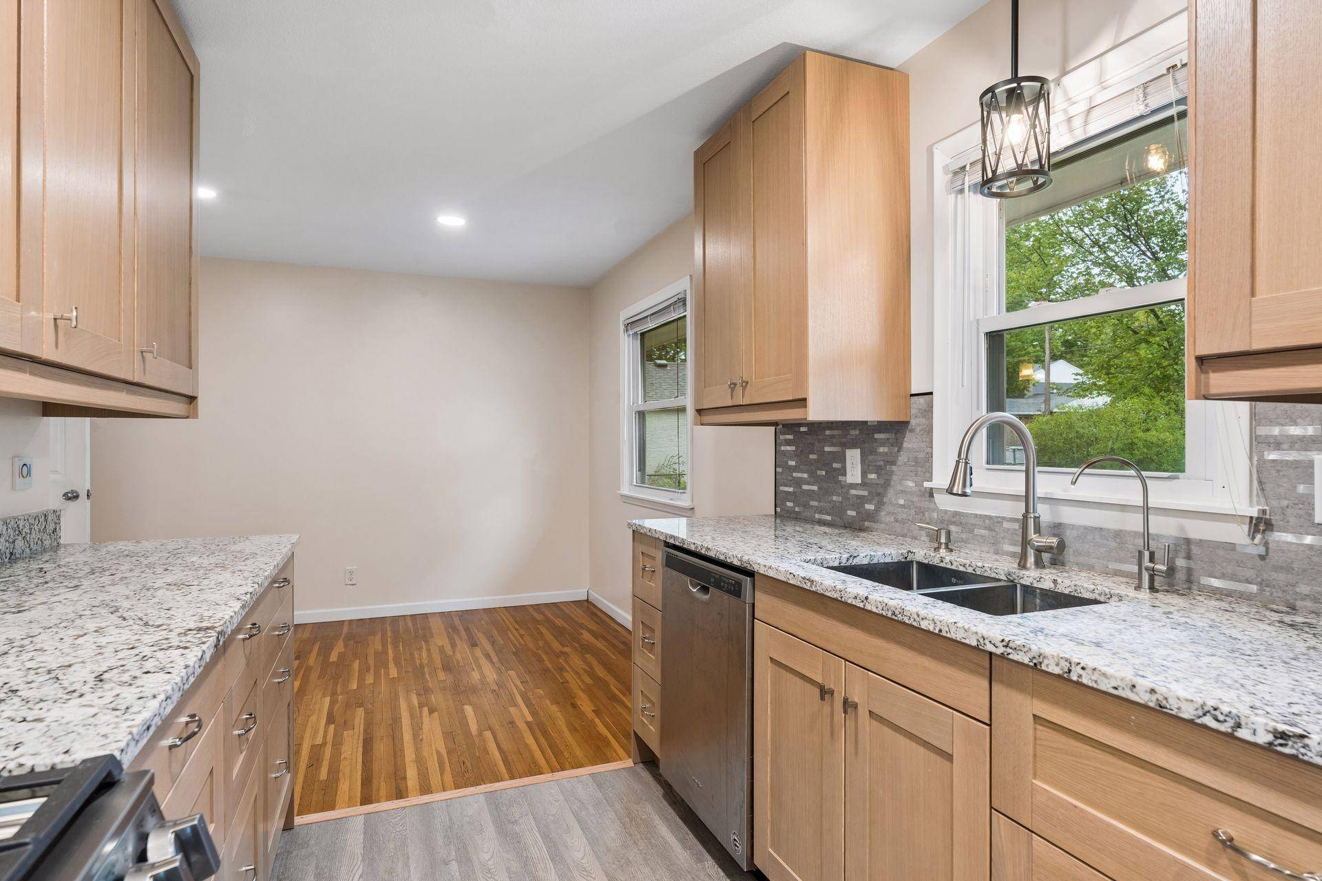 300 105th AVE NE, Blaine, MN 55434