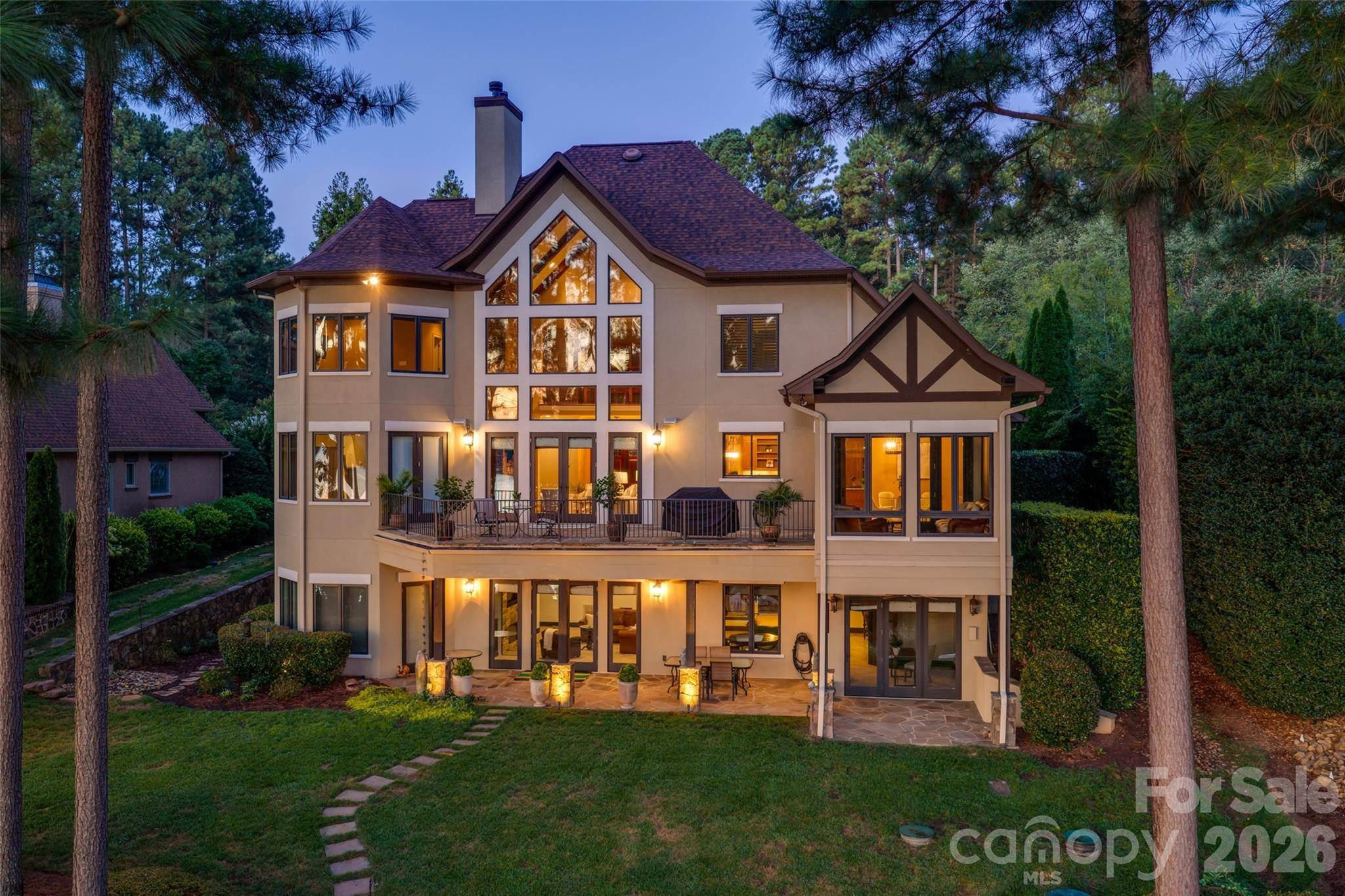 9198 Fair Oak DR, Sherrills Ford, NC 28673