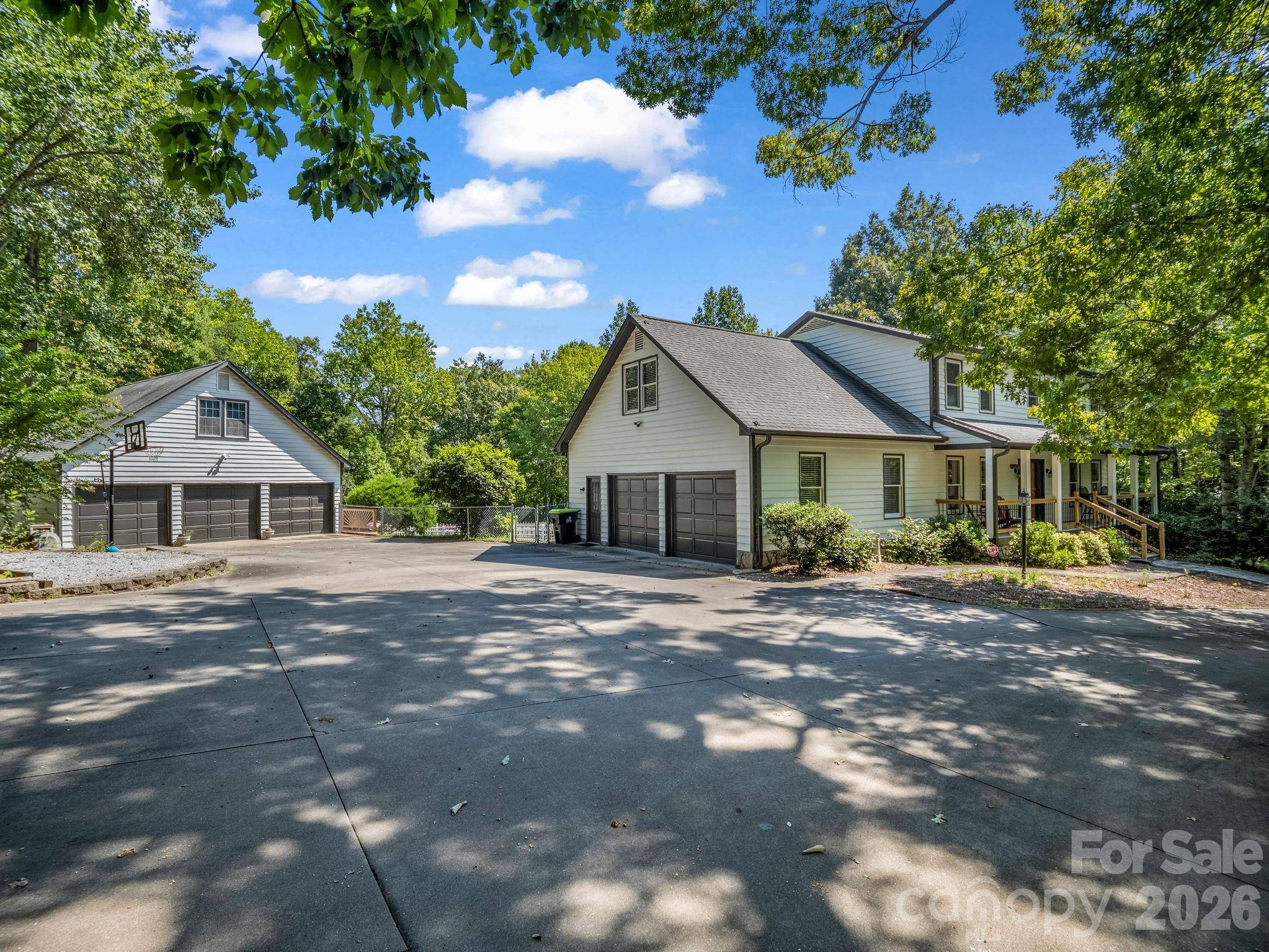 215 Hillcrest DR, Columbus, NC 28722