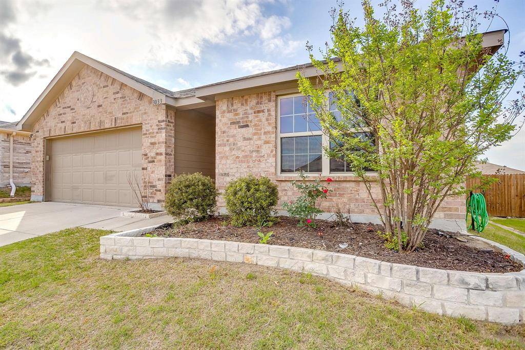 3033 Whitetail Chase Drive, Fort Worth, TX 76108