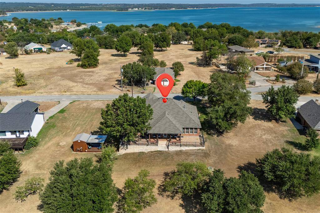 115 Lakeview Drive, Runaway Bay, TX 76426