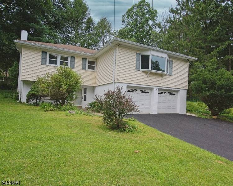 4 Rainbow Trl, Vernon Twp., NJ 07422