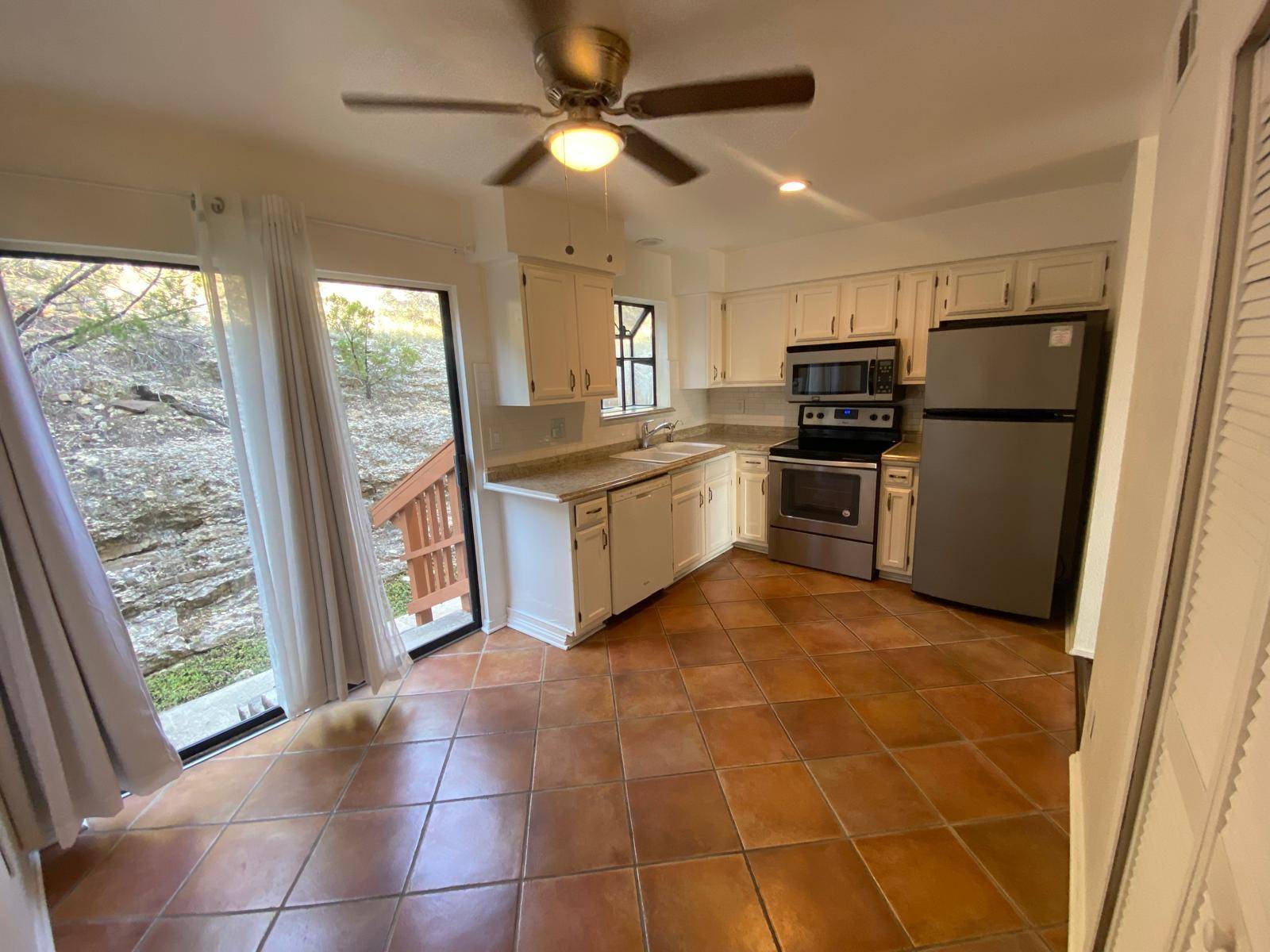 21461 Coyote TRL #4, Lago Vista, TX 78645