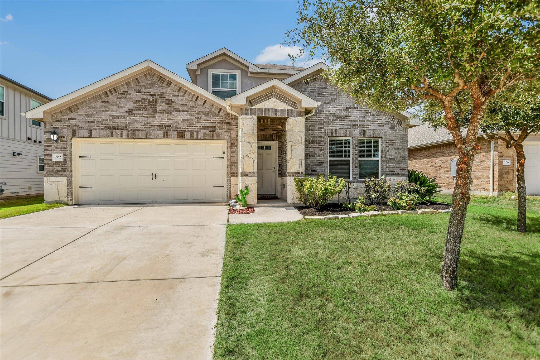 202 Grasslands TRL, Hutto, TX 78634
