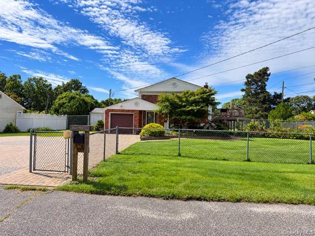 135 W End AVE, Shirley, NY 11967