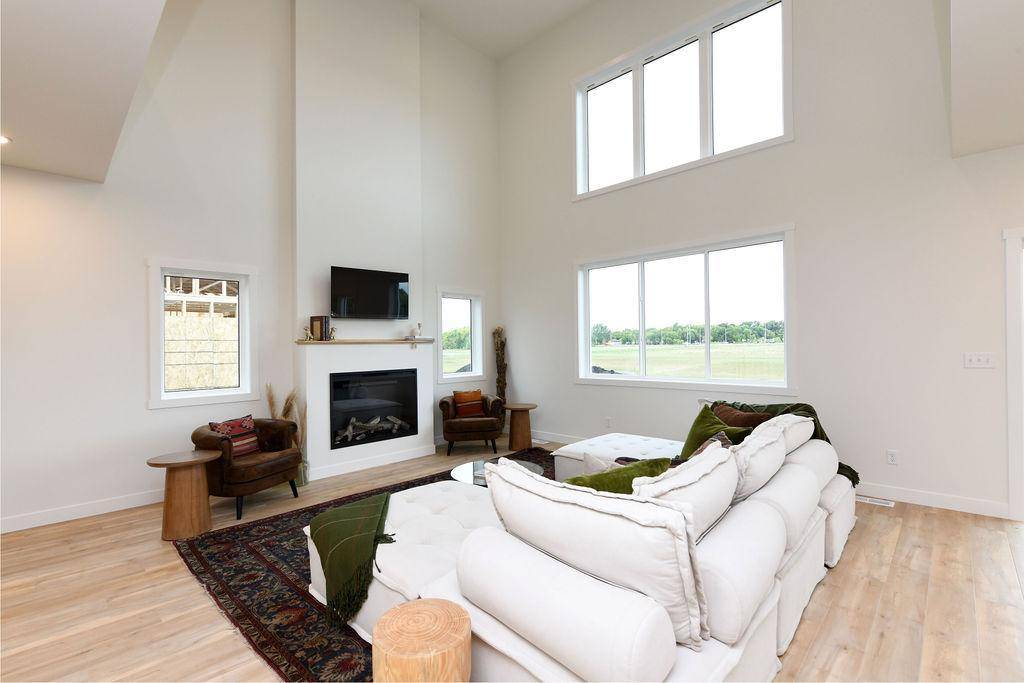 6343 68th ST S, Horace, ND 58047
