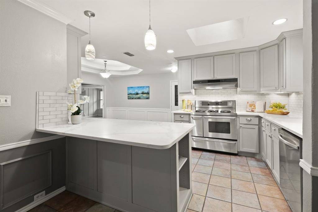 107 Buffalo Creek Circle, Waxahachie, TX 75165