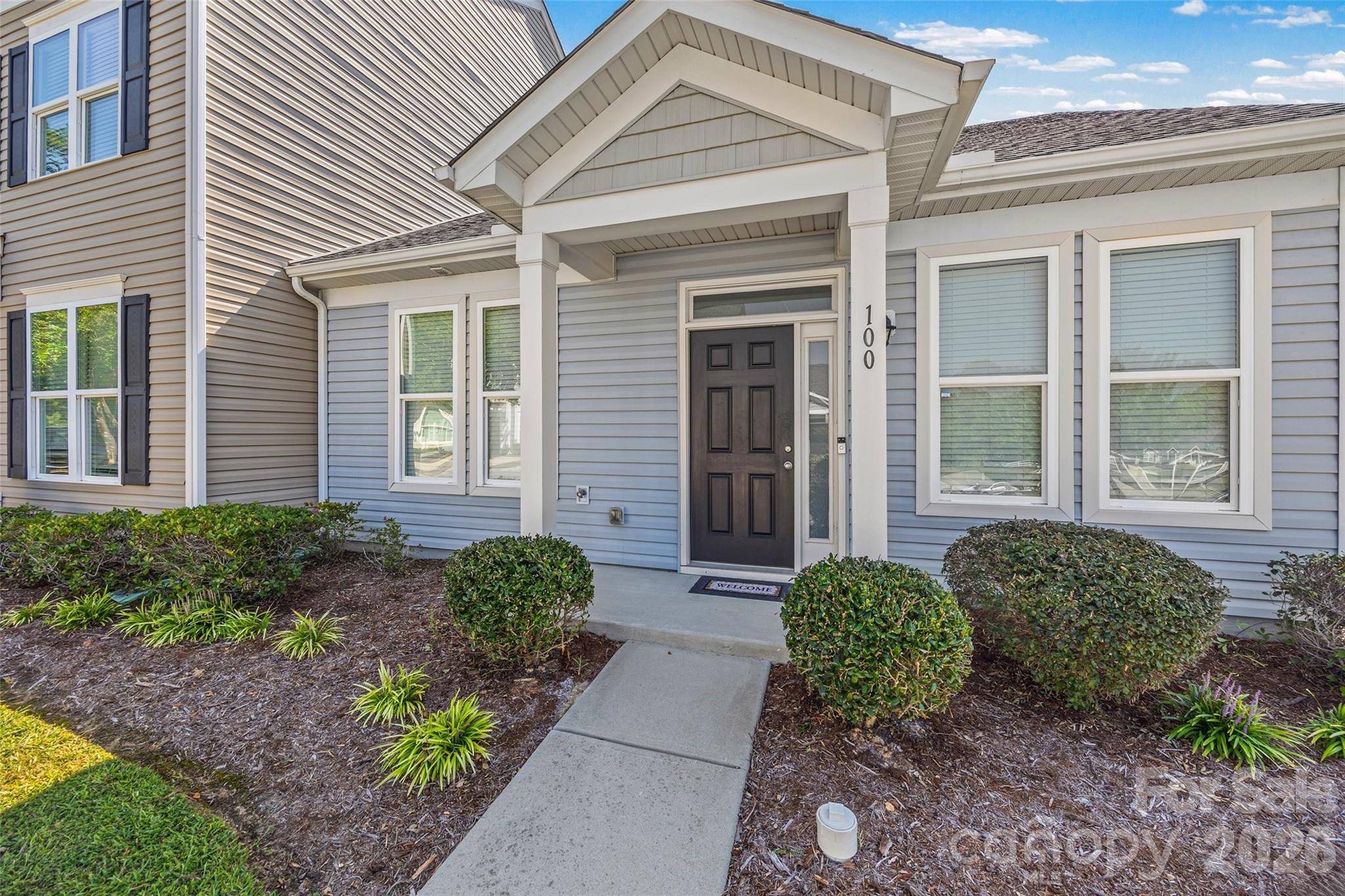 100 N Canyon Ridge DR, Mount Holly, NC 28120