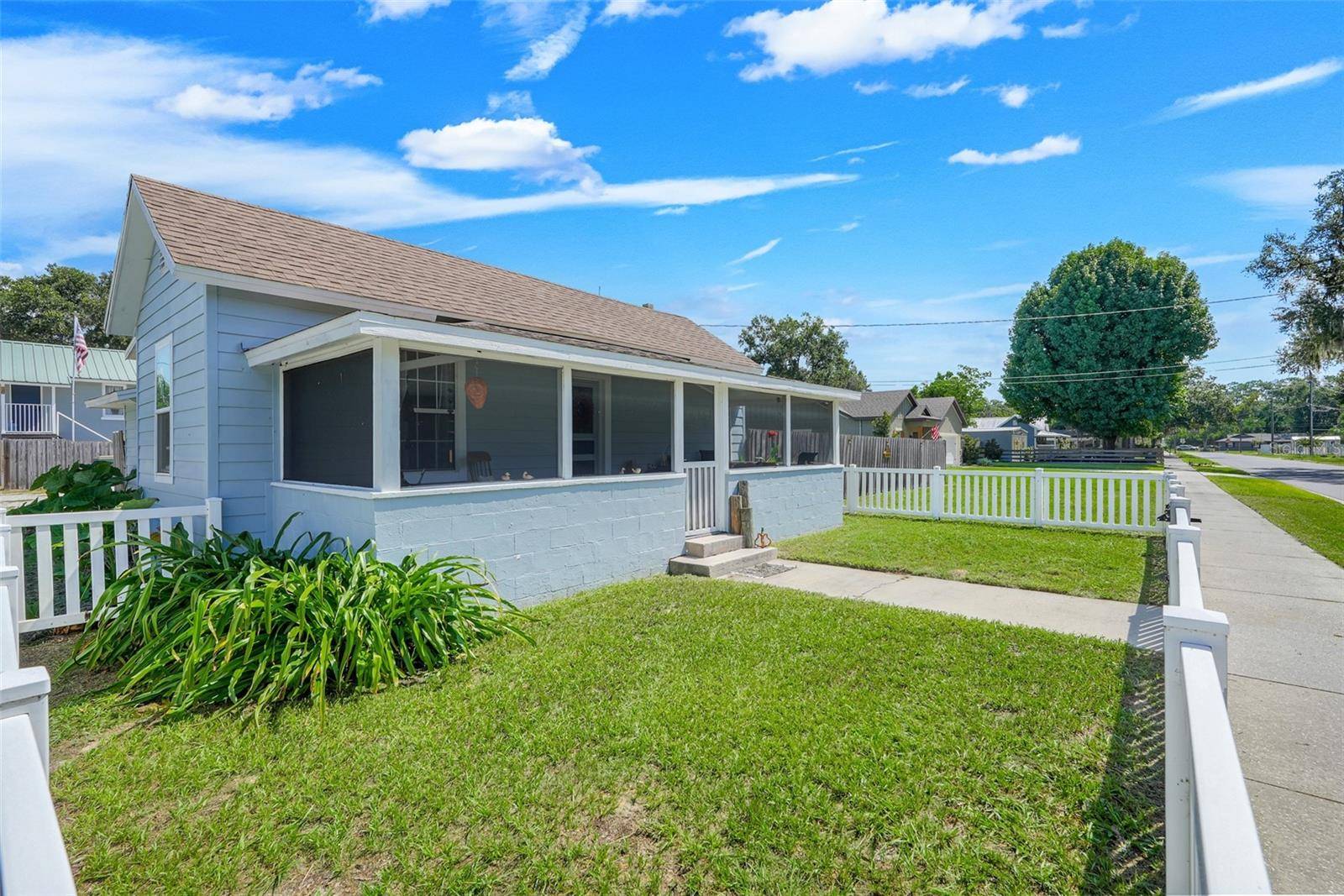 321 CASSADY STREET, Umatilla, FL 32784
