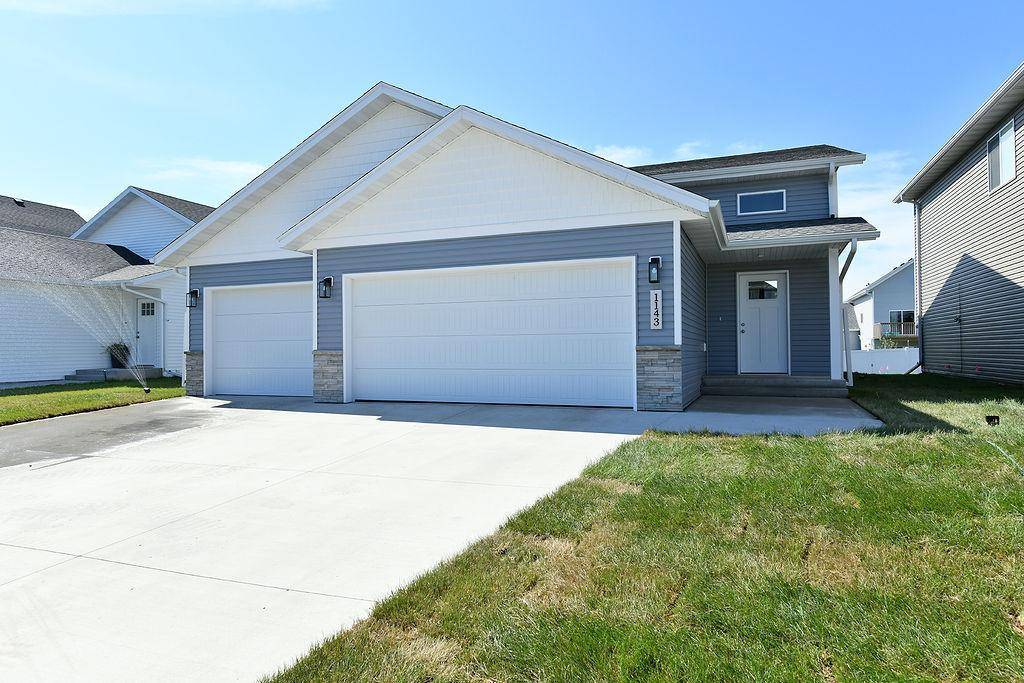 1143 60th AVE W, West Fargo, ND 58078
