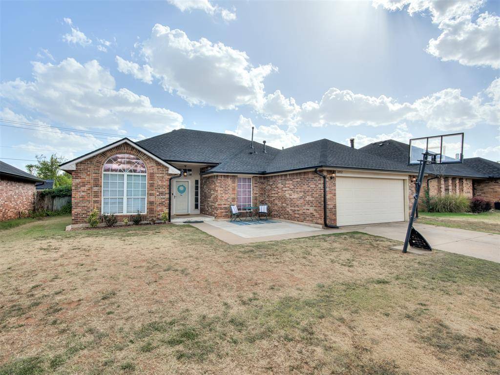 11712 SW 7th ST, Yukon, OK 73099