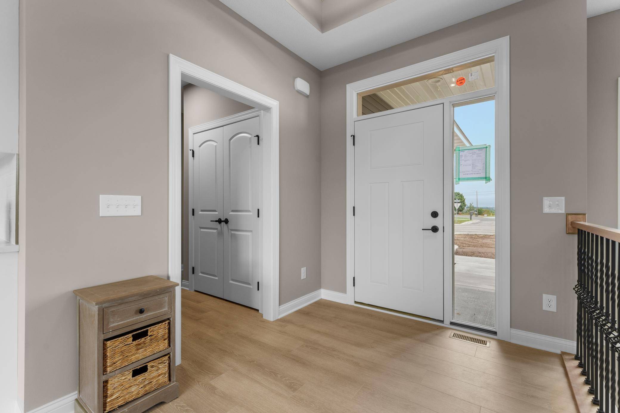 607 E 9th ST, Zumbrota, MN 55992
