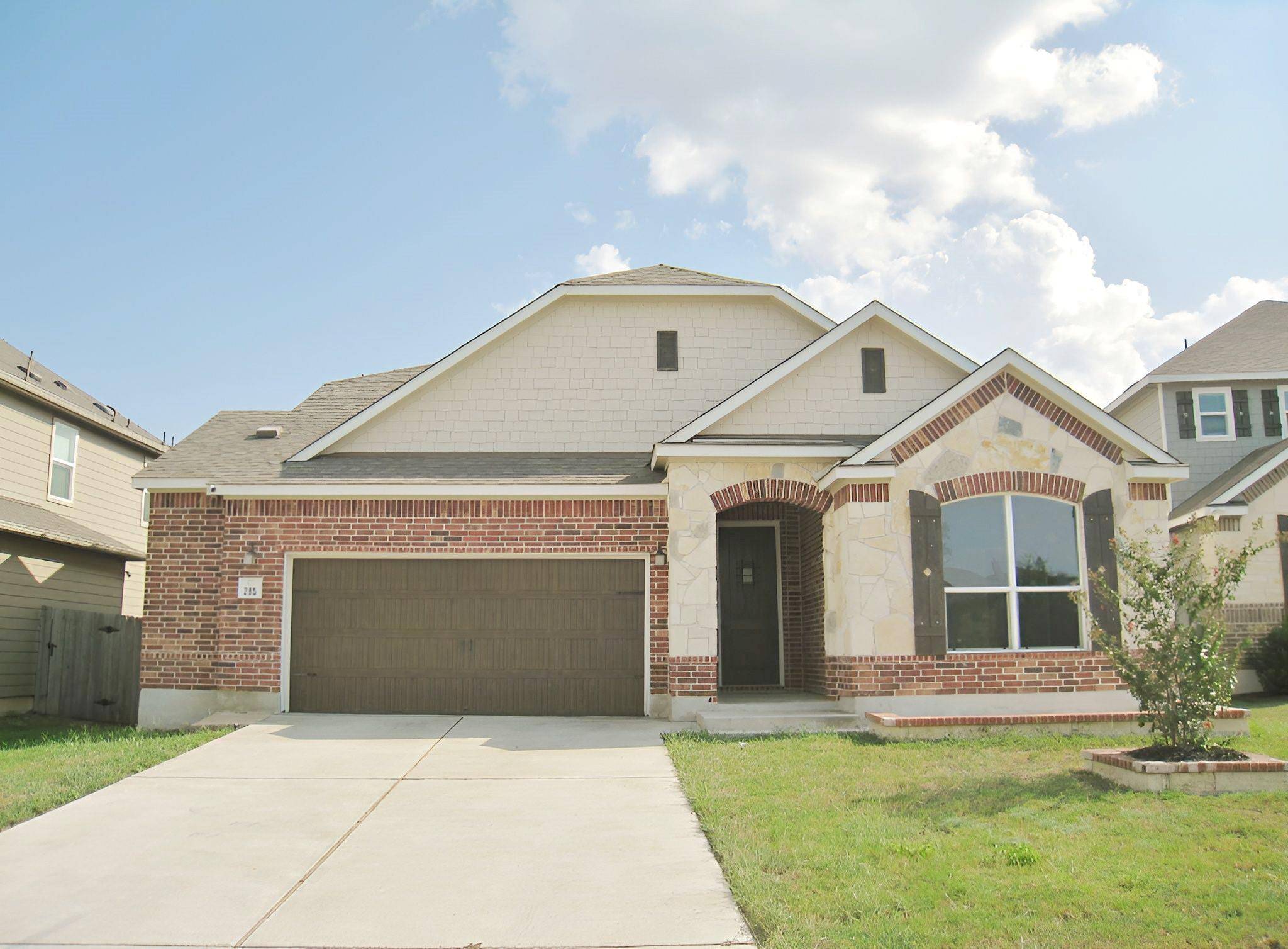285 Kat Garnet DR, Kyle, TX 78640