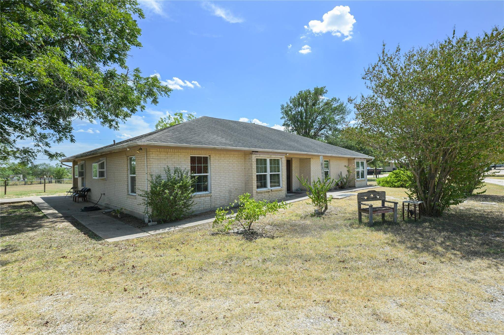 2481 Highway 21 W, Dale, TX 78616