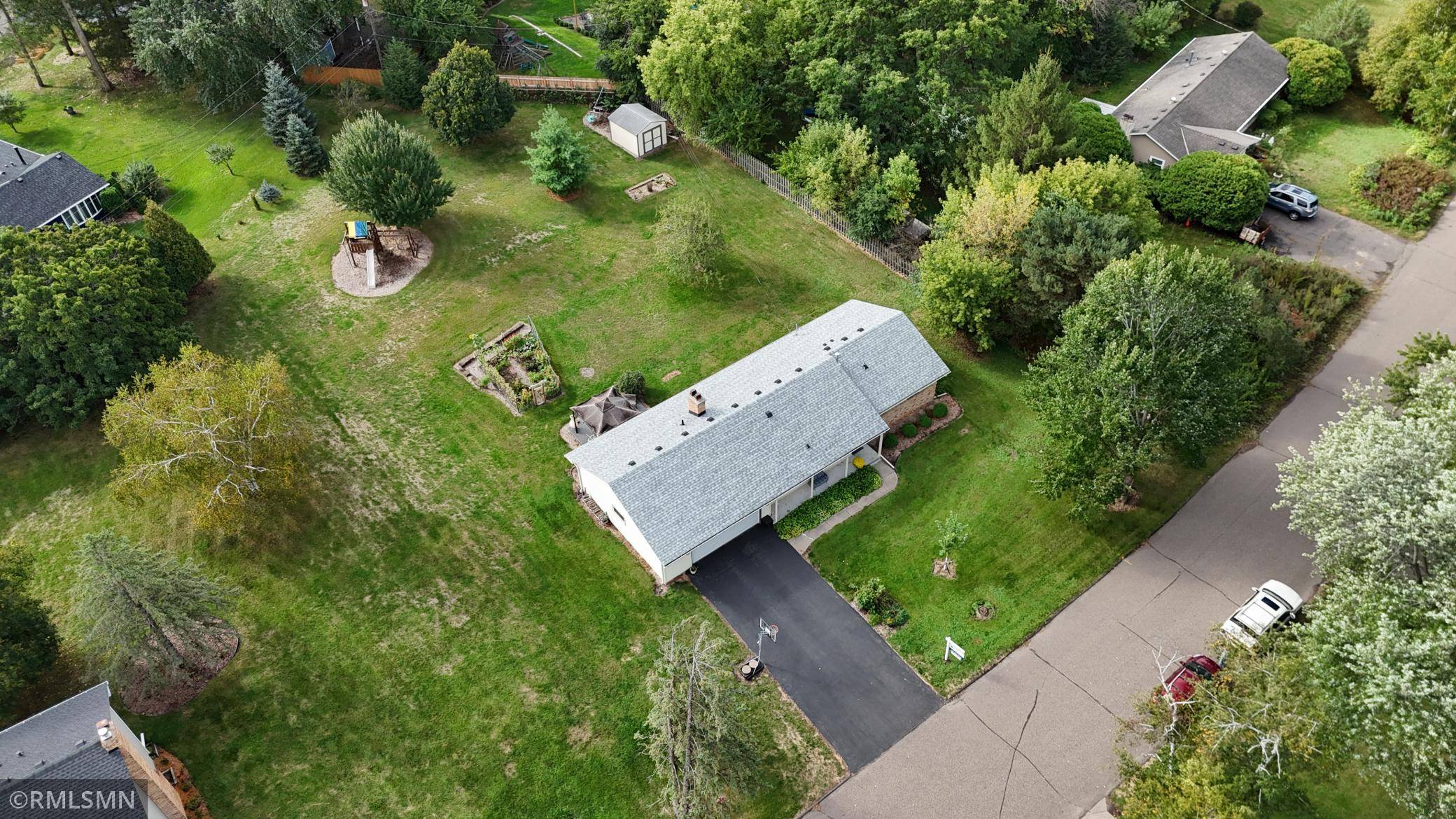17807 Susan LN, Minnetonka, MN 55345