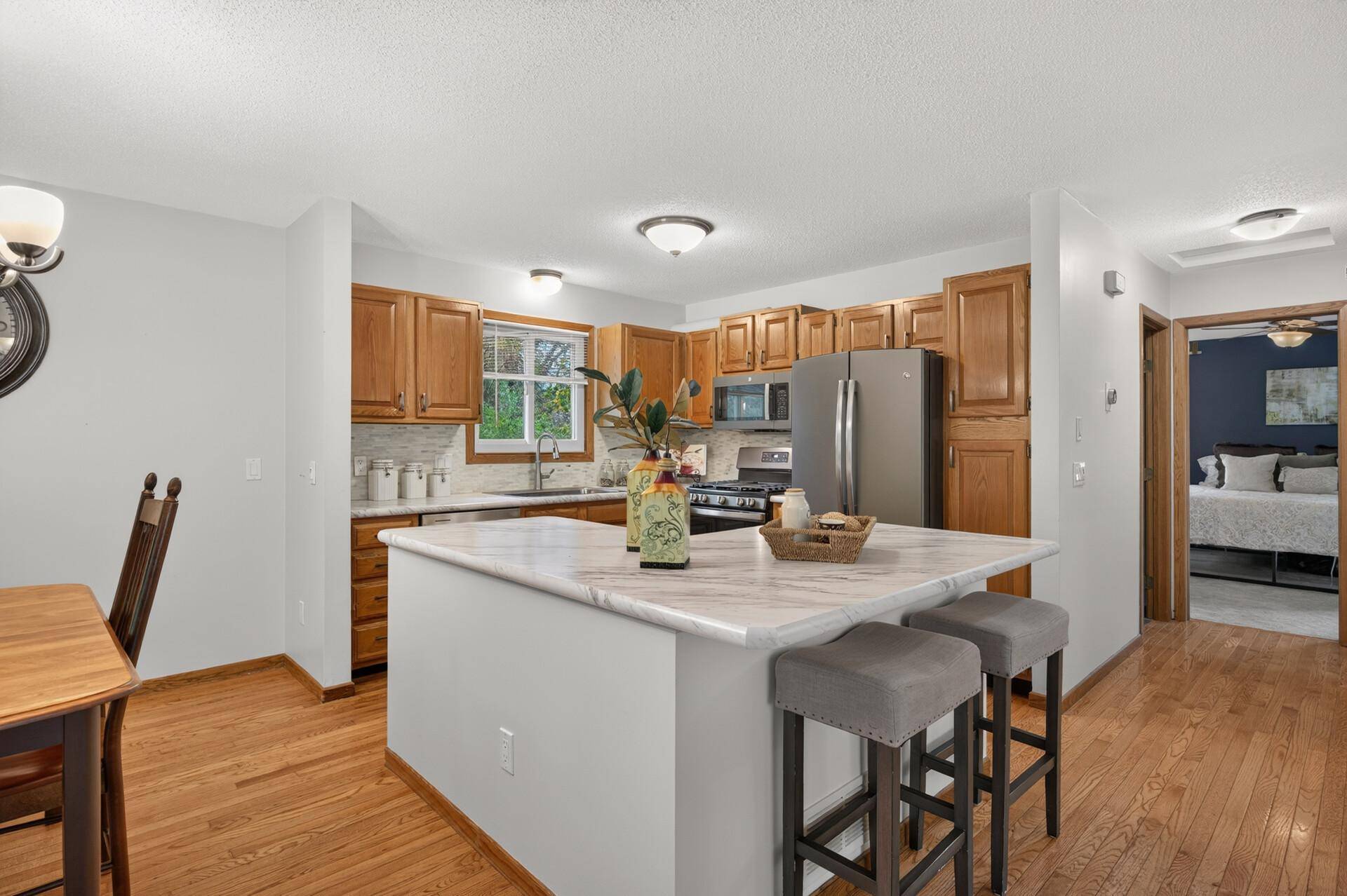 15918 Island View RD NW, Prior Lake, MN 55372