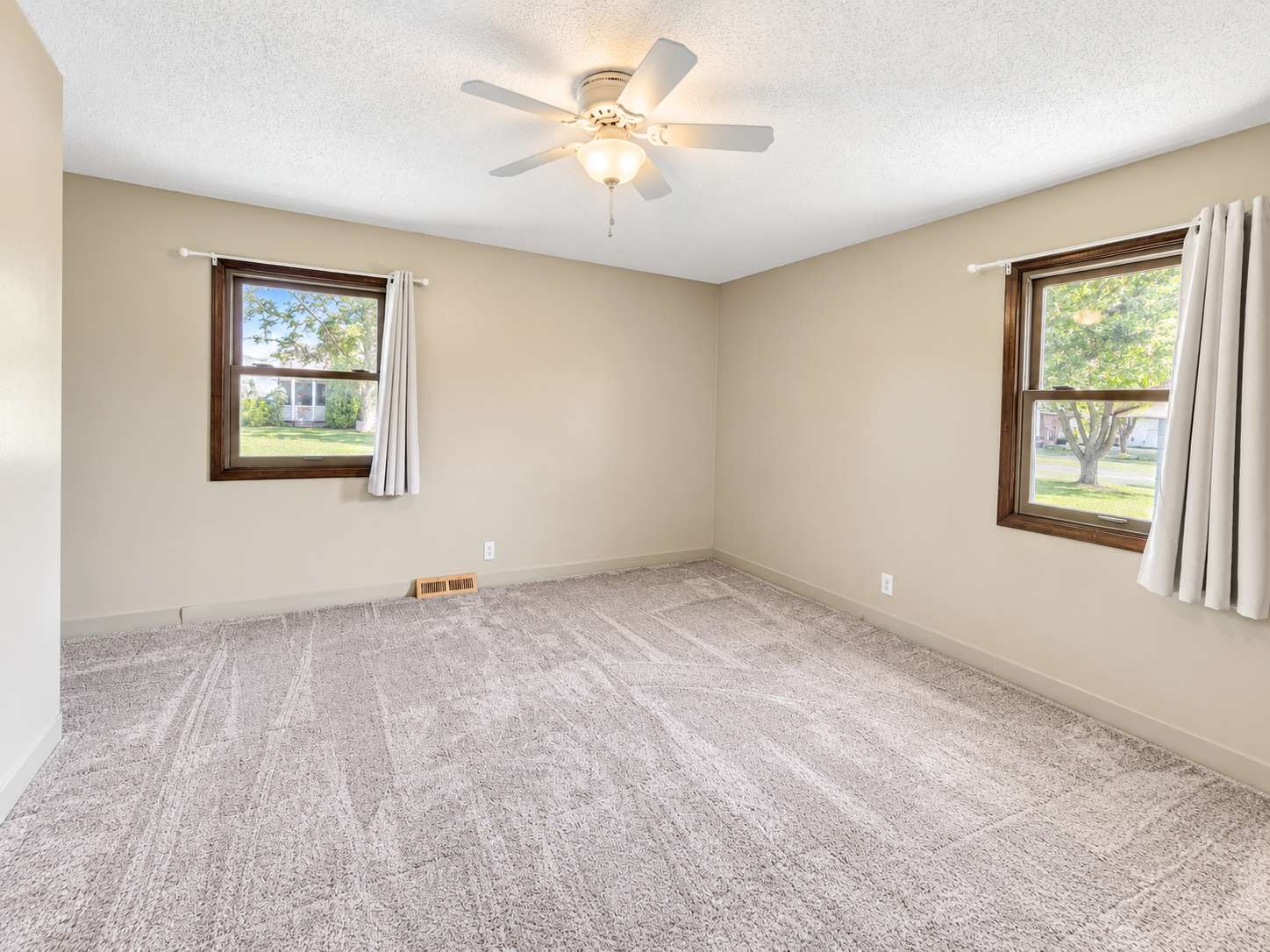 520 Smith ST, Le Sueur, MN 56058