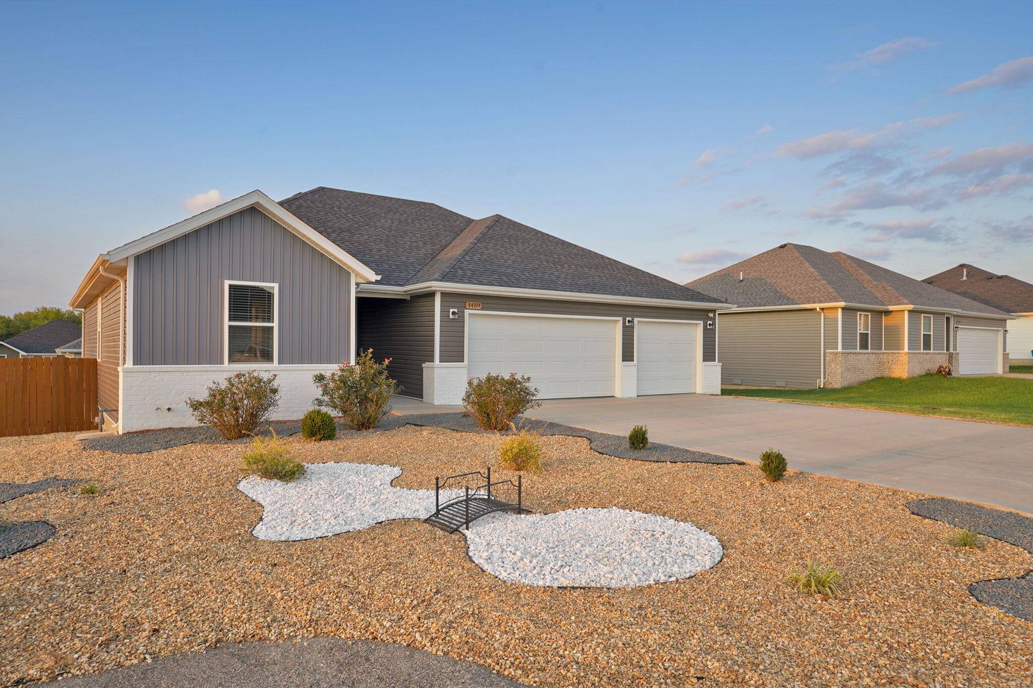 1459 E Habersham ST, Republic, MO 65738