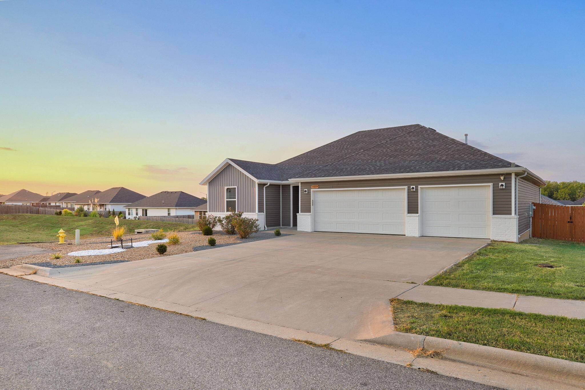 1459 E Habersham ST, Republic, MO 65738