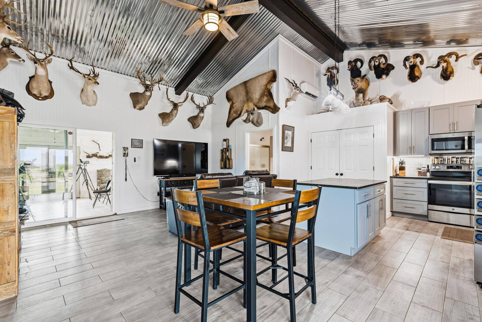 271 Deadend Rd RD, Mountain Home, TX 76849