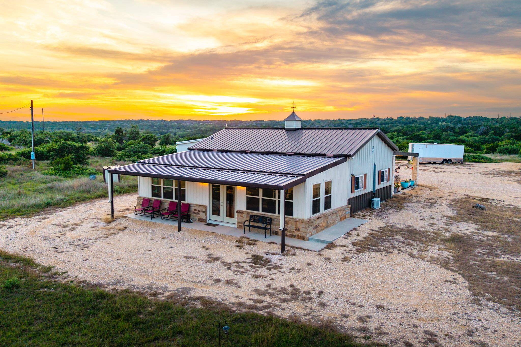 271 Deadend Rd RD, Mountain Home, TX 76849