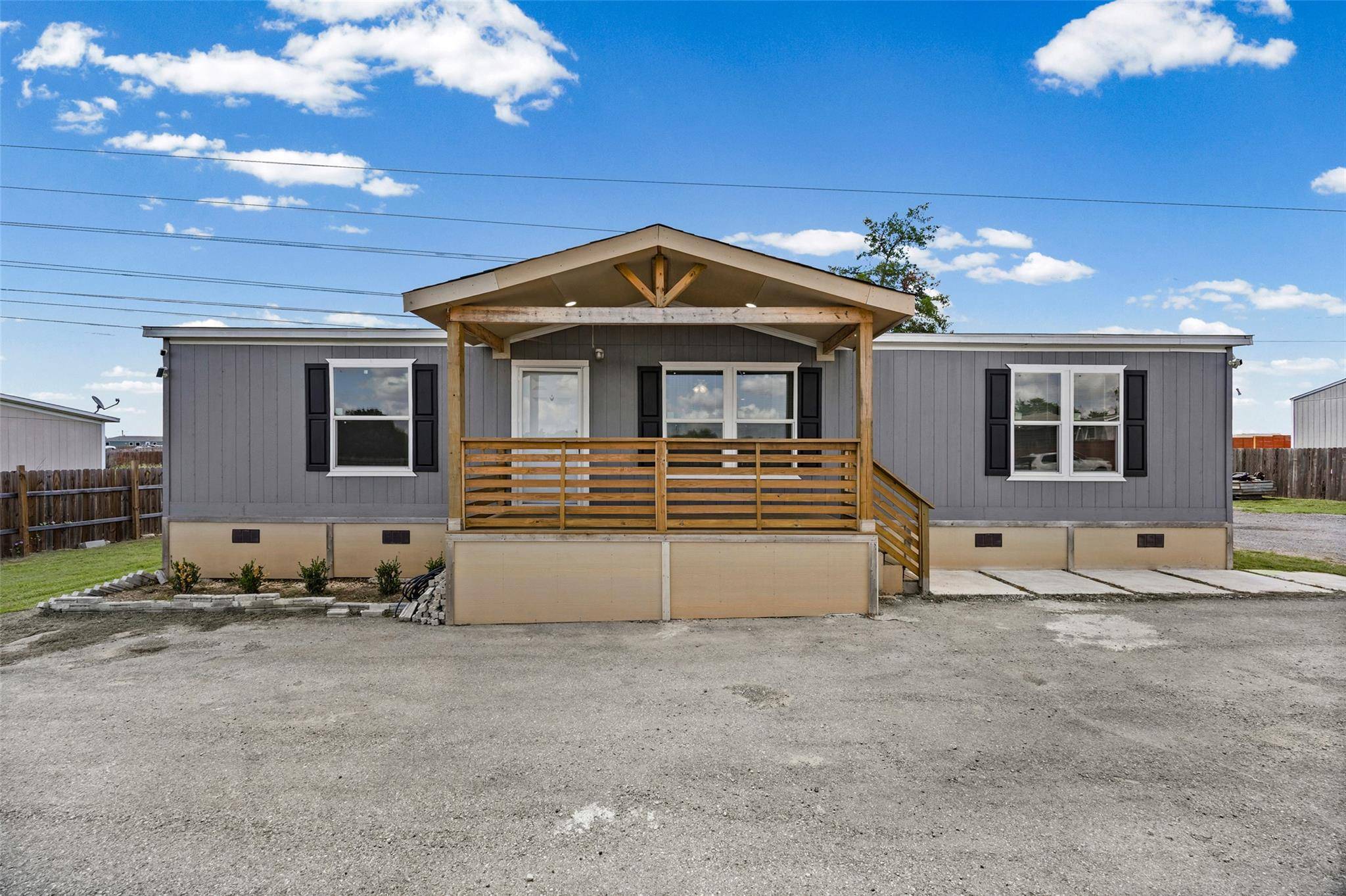 109 Zacate ST, Elgin, TX 78621