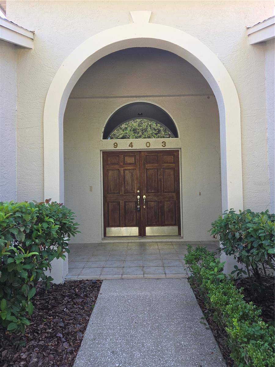 9403 LARKBUNTING DR, Tampa, FL 33647