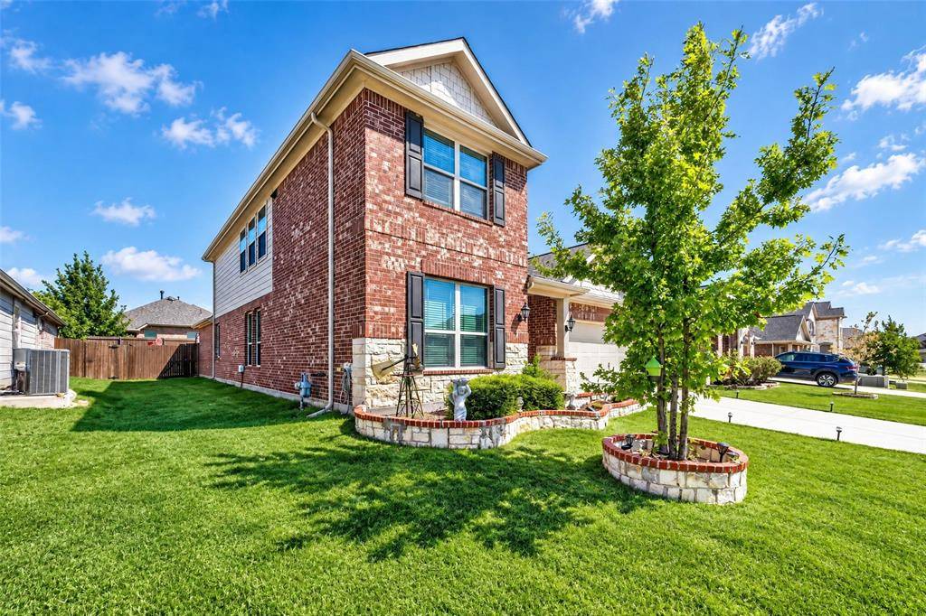 1318 Crossvine Drive, Anna, TX 75409