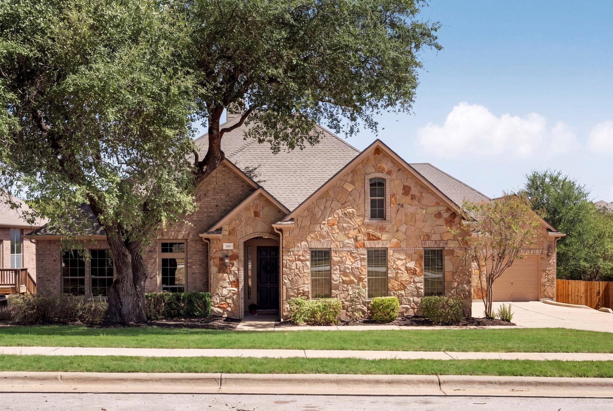 260 Longmont LN, Austin, TX 78737