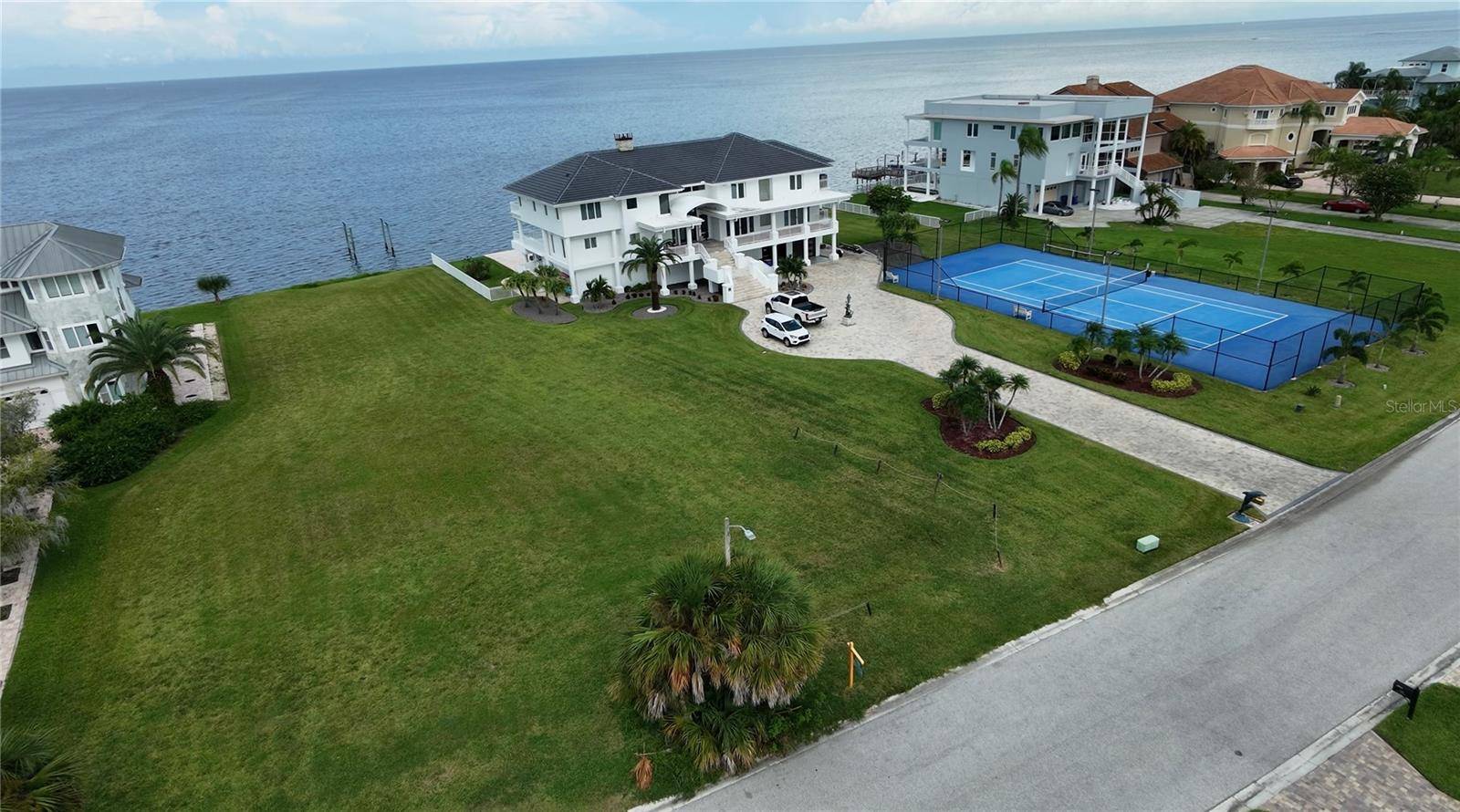 21 WESTSHORE DR, New Port Richey, FL 34652